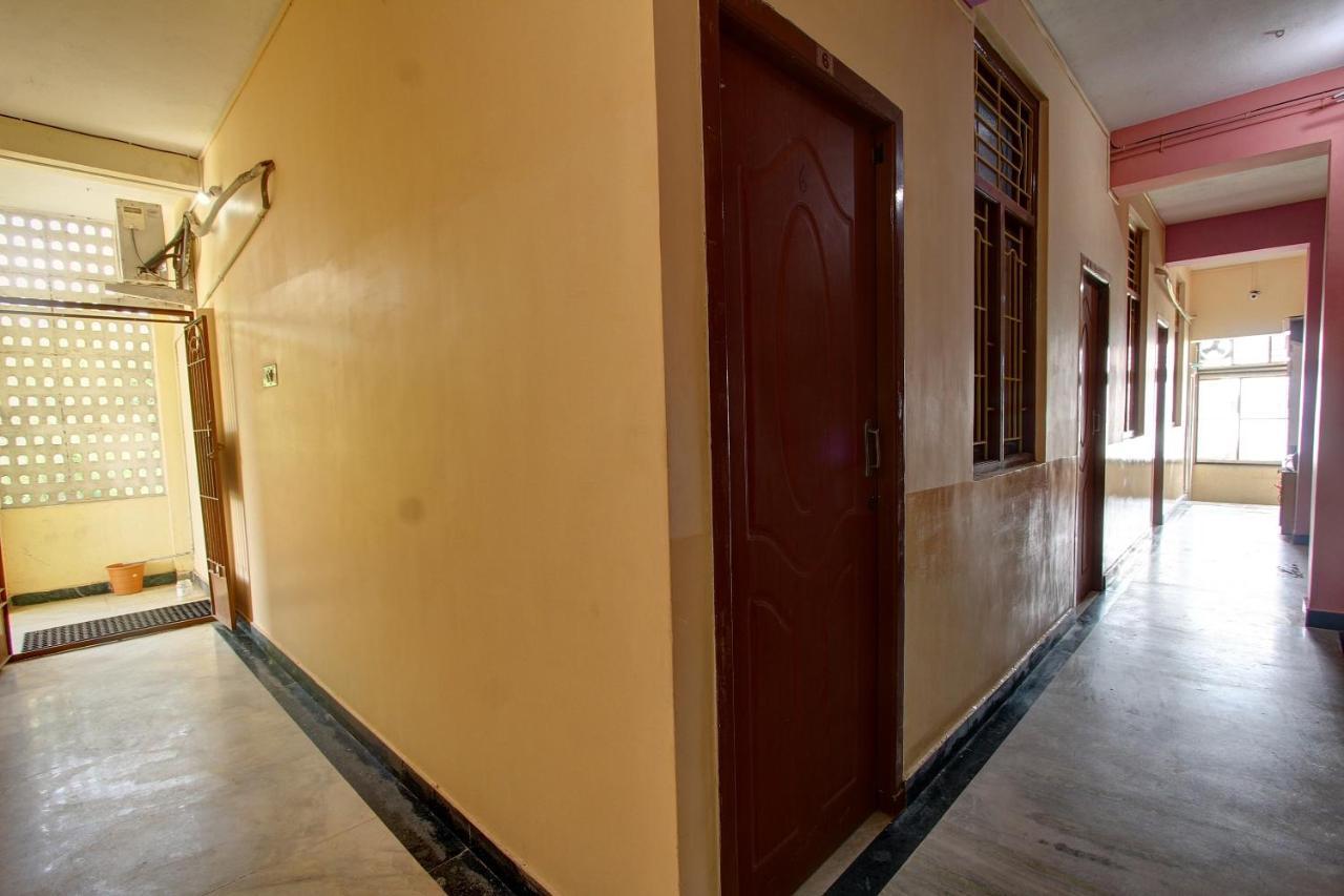 Oyo 38664 Rt Residency Ξενοδοχείο Golden Rock Εξωτερικό φωτογραφία